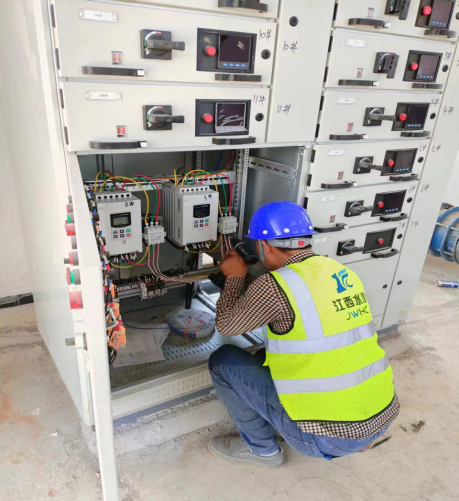 抗洪搶險(xiǎn)報(bào)導(dǎo)-迎“汛”而上，奔赴前線 -348.png